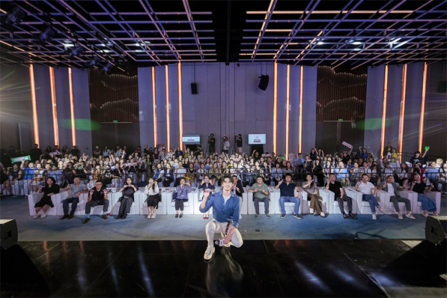 前哨高能!玛氏公司士力架“扛饿新能源”意见全球首发,首席扛饿官吴磊现场解锁硬核