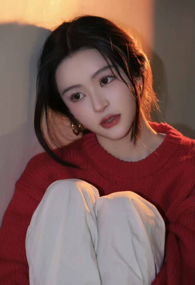 00后小花饶嘉迪凭《锦月如歌》强势突围，黑马之姿引爆观众期待