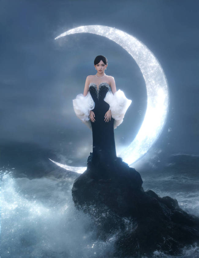 程潇抹胸裙海边回眸 性感慵懒宛如盛开的黑色玫瑰