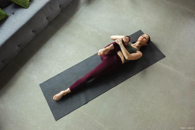 生人也能跟练的腹肌检会 科学行动高效燃脂