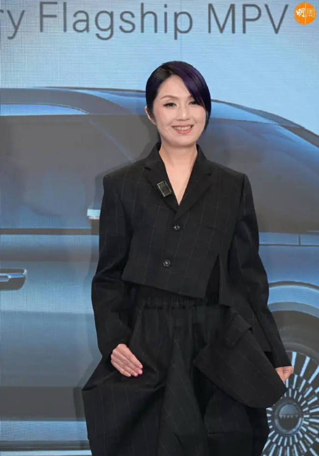 杨千嬅手术后首现身 称我方作念了小手术正在养息中