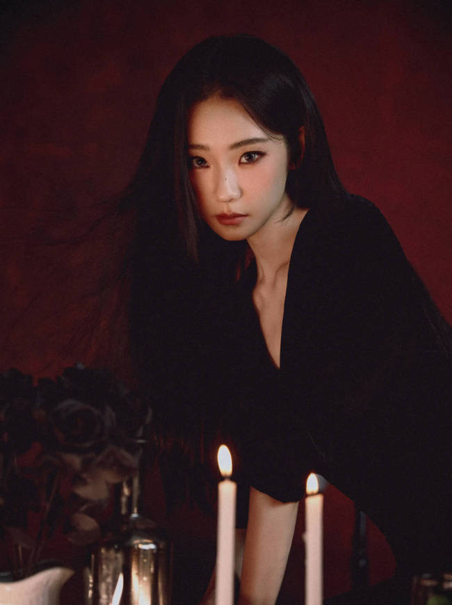 张艺凡玄色系服装搭配芒刃 绽放猛烈与目田之好意思