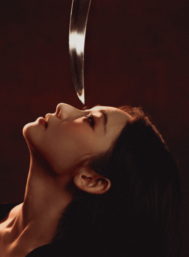 张艺凡玄色系服装搭配芒刃 绽放猛烈与目田之好意思