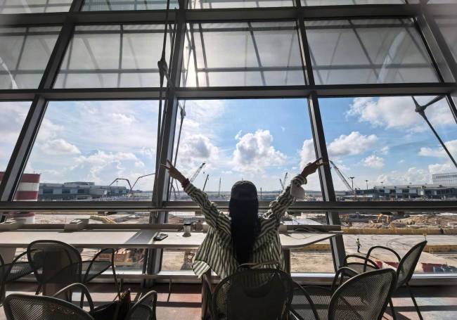 谭松韵晒好意思照酬报暴瘦听说：接下来行程发愣吃好意思食