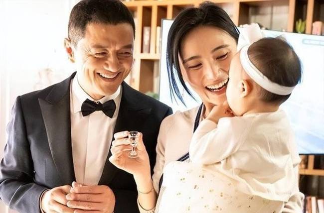 李亚鹏与细君海哈金喜官宣仳离 婚配仅维系三年