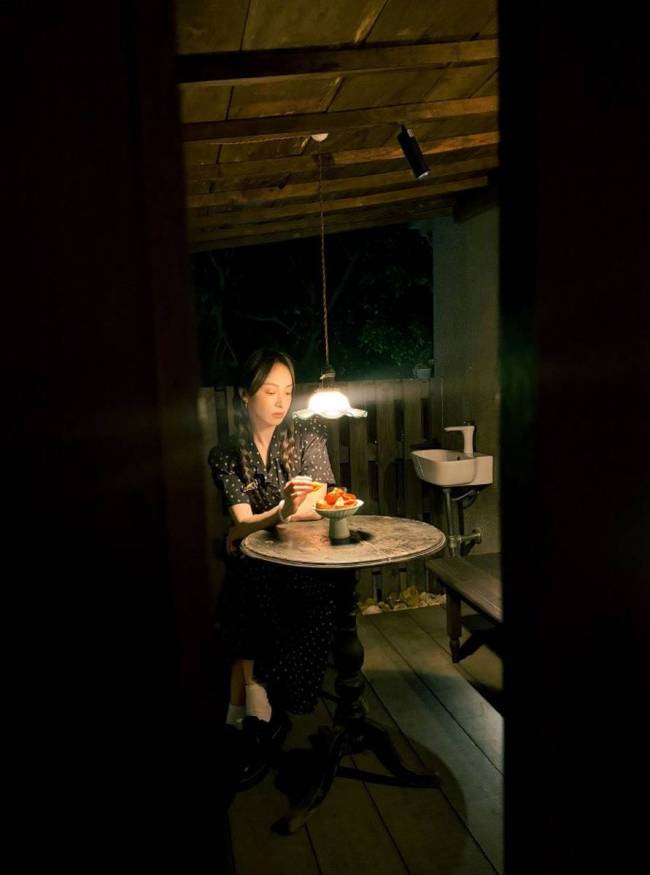 宋茜穿波点碎花裙清纯文艺 站在阳光下自由明媚