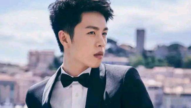 王紫璇李鸿其官宣结婚：我们一起创作一起成长