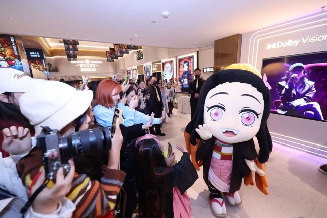 鬼灭之刃,无限城篇首章票房破亿,刷新内地影史纪录,猗窝座再袭引爆观影热潮