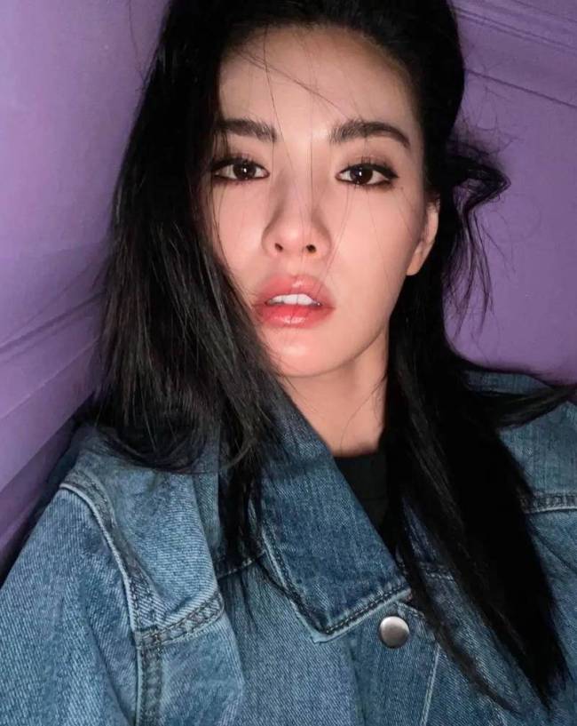 林珍娜被入室掳掠 与母亲一皆与歹徒战争后制服