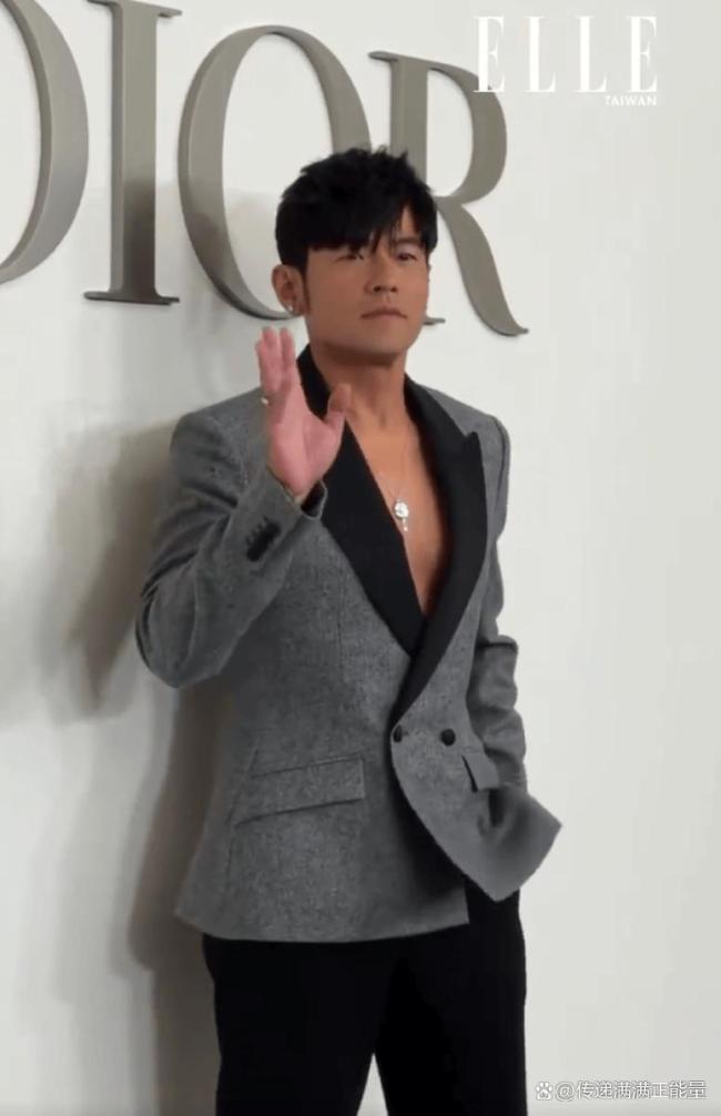 周杰伦瘦下来后嘴角压不住 粉丝互动暖东谈主心
