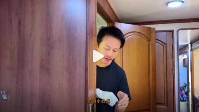 邓超晒刮胡子前后对比 从“中年老邓”秒变“18岁美男”