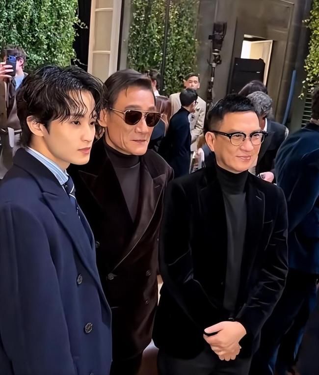 米兰时装周：明星闪耀亮相  成龙老了：依旧精神抖擞  马龙好帅：气质不输明星  贾玲瘦出新高度：女导演气场全开