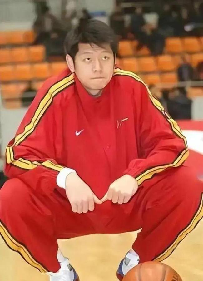 二婚迎娶亚洲蝶后，抚养一火妻父母于今，他是男篮真汉子 球色生香 15年信守承诺