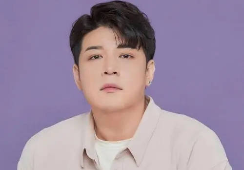 ��ͯ͸¶�Լ��븸ĸ�Ͼ���ϵ����ΪǮ������������