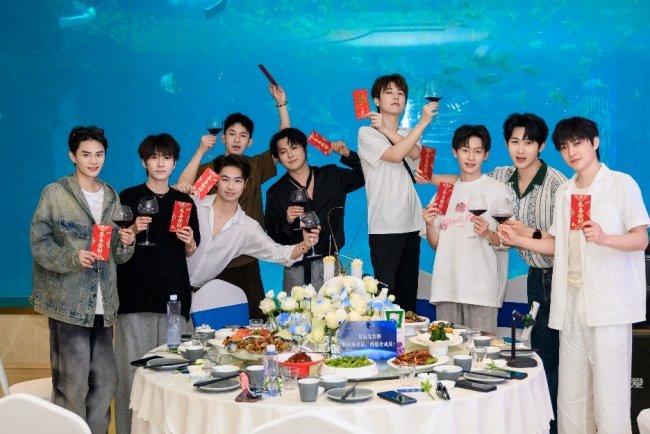 SDMCN 2026启新·红毯荣耀庆功宴在三亚圆满举行