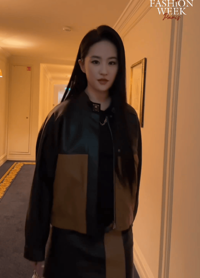 刘亦菲与周冬雨最新晚宴合照曝光!美女同框太养眼