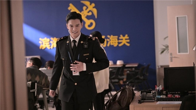 电视剧《金关》定档,书写海关旅检东说念主的诚意与信守