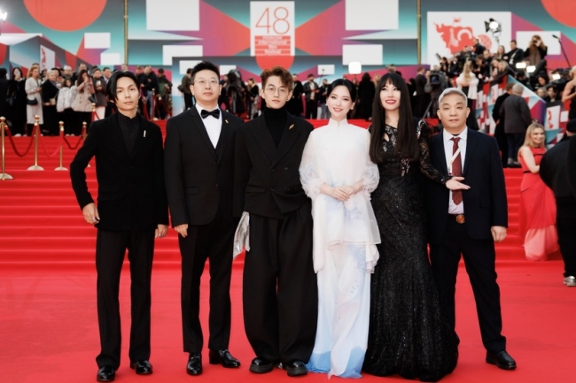 粤产影片《阳光灿烂的地方》莫斯科首映 金莎担任主竞赛评委