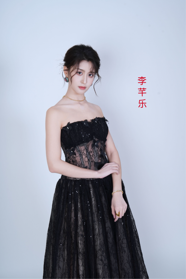 女性逆袭剧《闪耀的你》深圳开机 50 岁女总裁变身 20 岁少女开启商战复仇