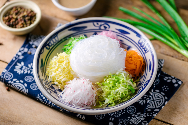 净利润增速大幅放缓，双塔食品盈利承压明显