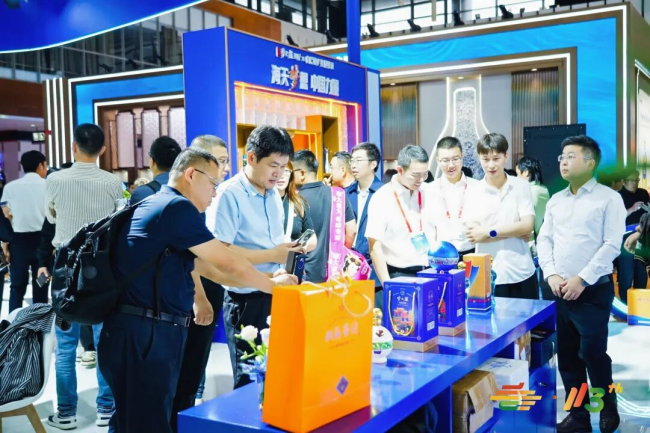 “绵柔浪潮”涌动金陵,洋河尽显2025秋糖东道主待客之道