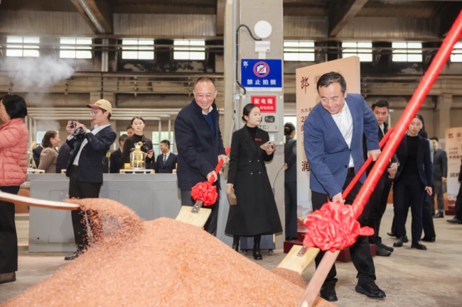 历史经典产业的实践样本：守一方沃土，“酿”时代新章