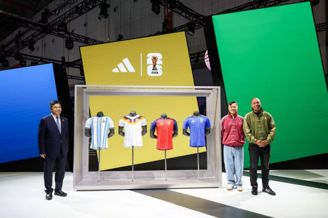 八探进博 | 阿迪达斯世界杯新品亮相，深耕中国市场再提速