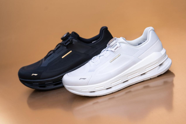 李宁全球首家龙店开业牛顾问策略，发布全新荣耀金标产品系列