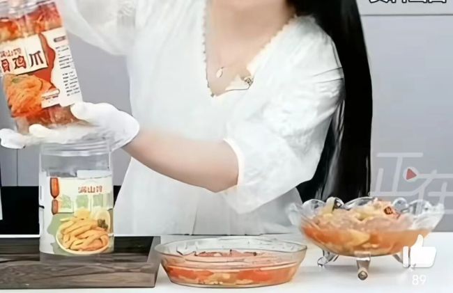 漂白鸡爪企业致歉，与辉同业复兴“被拖下水”！“凤爪第一股”抛清后如故跌了