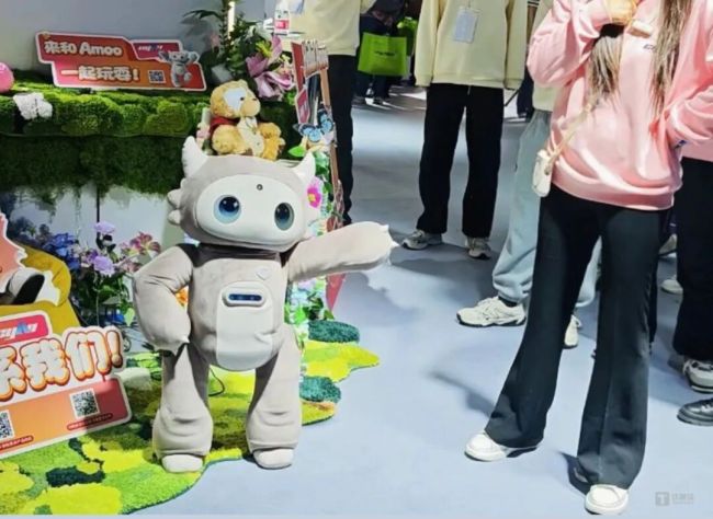 万物皆可 “养龙虾”，20万人现场围观AI家电大混战