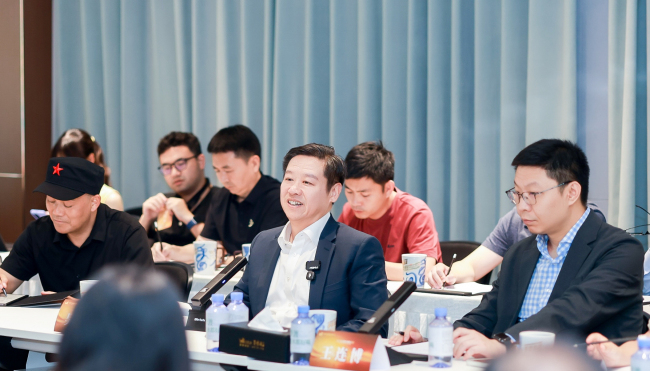 收入上调至15%，经调整净利上调至8亿！珍酒李渡上调2026年业绩指引