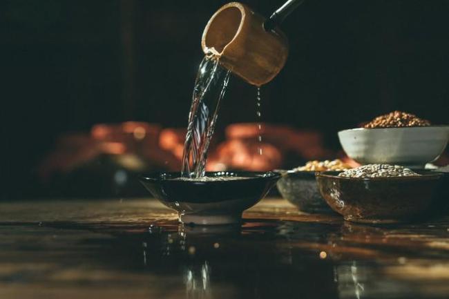 酒鬼酒的加减法：半年砍掉447家经销商，产品线瘦身，与胖东来再推65元新品