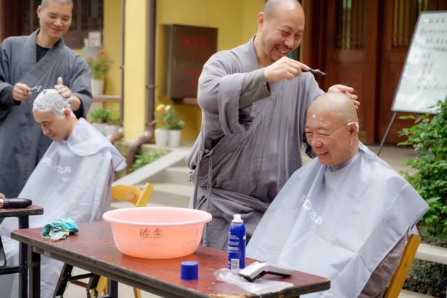 庐山东林寺剃度法会于佛诞节圆满举行