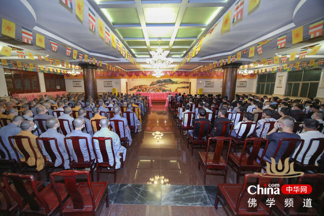 普济禅寺召开换届后首次全体僧众、职工会议
