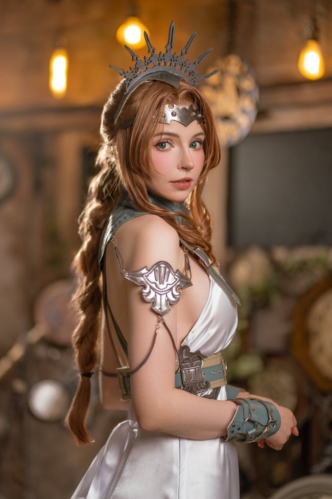 《最终幻想7》爱丽丝迎生日 多国粉丝出Cosplay庆祝