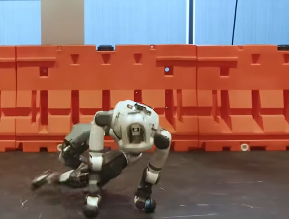 波士顿动力人形机器人进化神速 Atlas已学会连续空翻