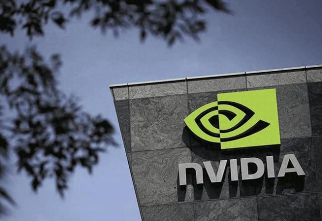 豪掷40亿美元！英伟达押注两家光芯片巨头