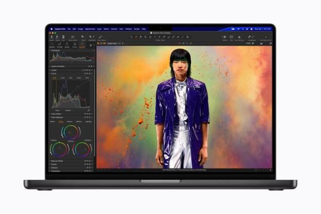 苹果14英寸MacBook Pro 压不住M5 Max芯片