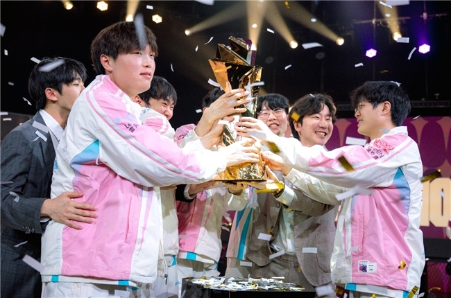 扶摇凌云上,碧海启长空!恭喜BLG斩获2026全球先锋赛冠军!