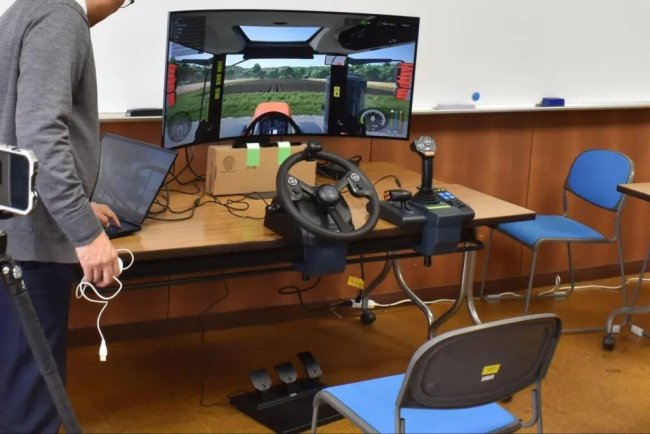 《模拟农场25》成日本农业高中教材 玩游戏学种地