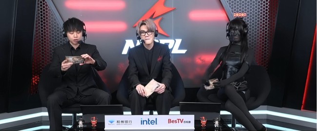 《永劫无间》女解说被批穿衣暴露 更换造型让人难蹦