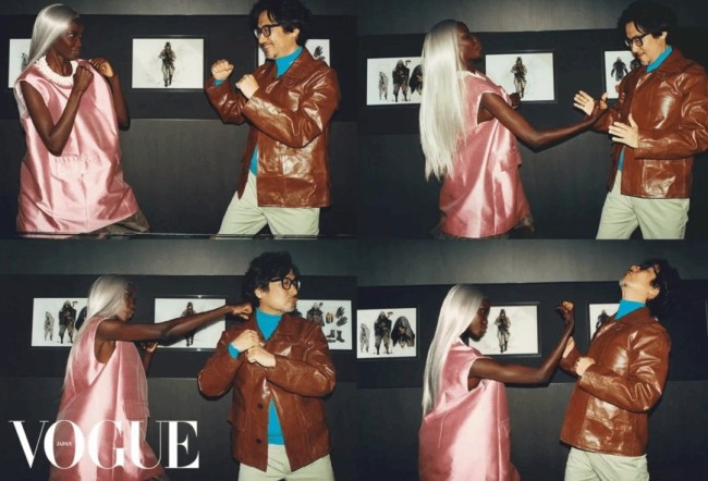 小岛秀夫与黑人女超模合影 两人亲密互动！