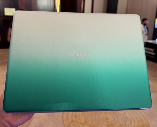 英特尔公版笔记本电脑曝光 类似MacBook Neo