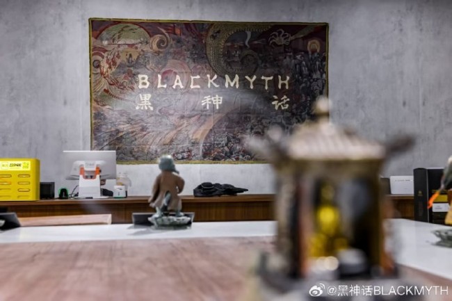 《黑神话》五一开启快闪活动 1：1天命人雕像太帅了！
