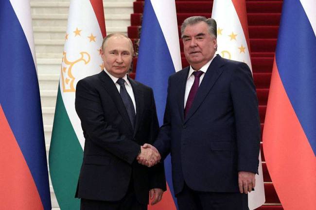 Wladimir Putin führt Gespräch mit tadschikischem Präsidenten