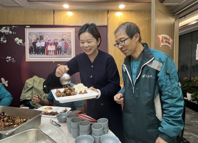 餐厅每天中午给快递小哥留包间，为啥做“赔本买卖”