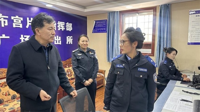 全国爱国拥军模范寇立国五一前夕慰问西藏部队官兵、退役军人及烈士遗属
