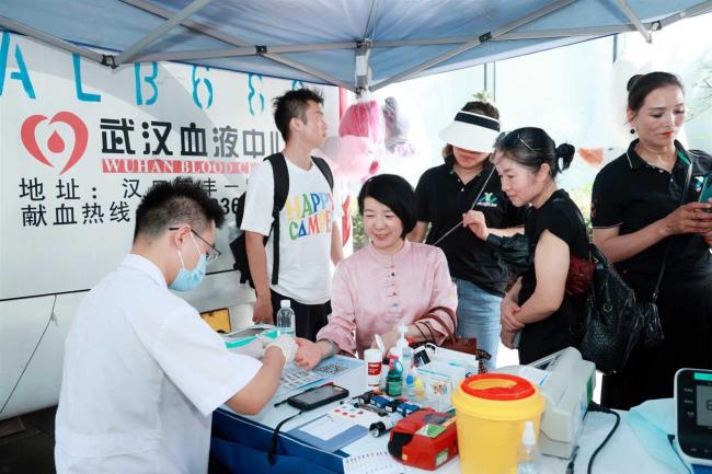 完美湖北分公司举办无偿献血活动，现场献血总量达10700毫升