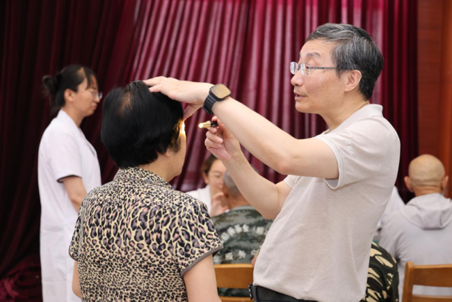 “光辉视界”2025年度公益行在河北顺平启动 优质眼健康服务惠及基层群众
