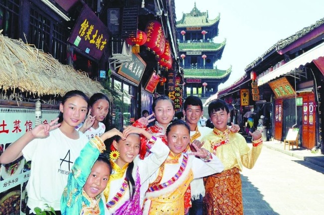 连续17年走进凉山，南充公益团队助彝乡840个孩子圆梦